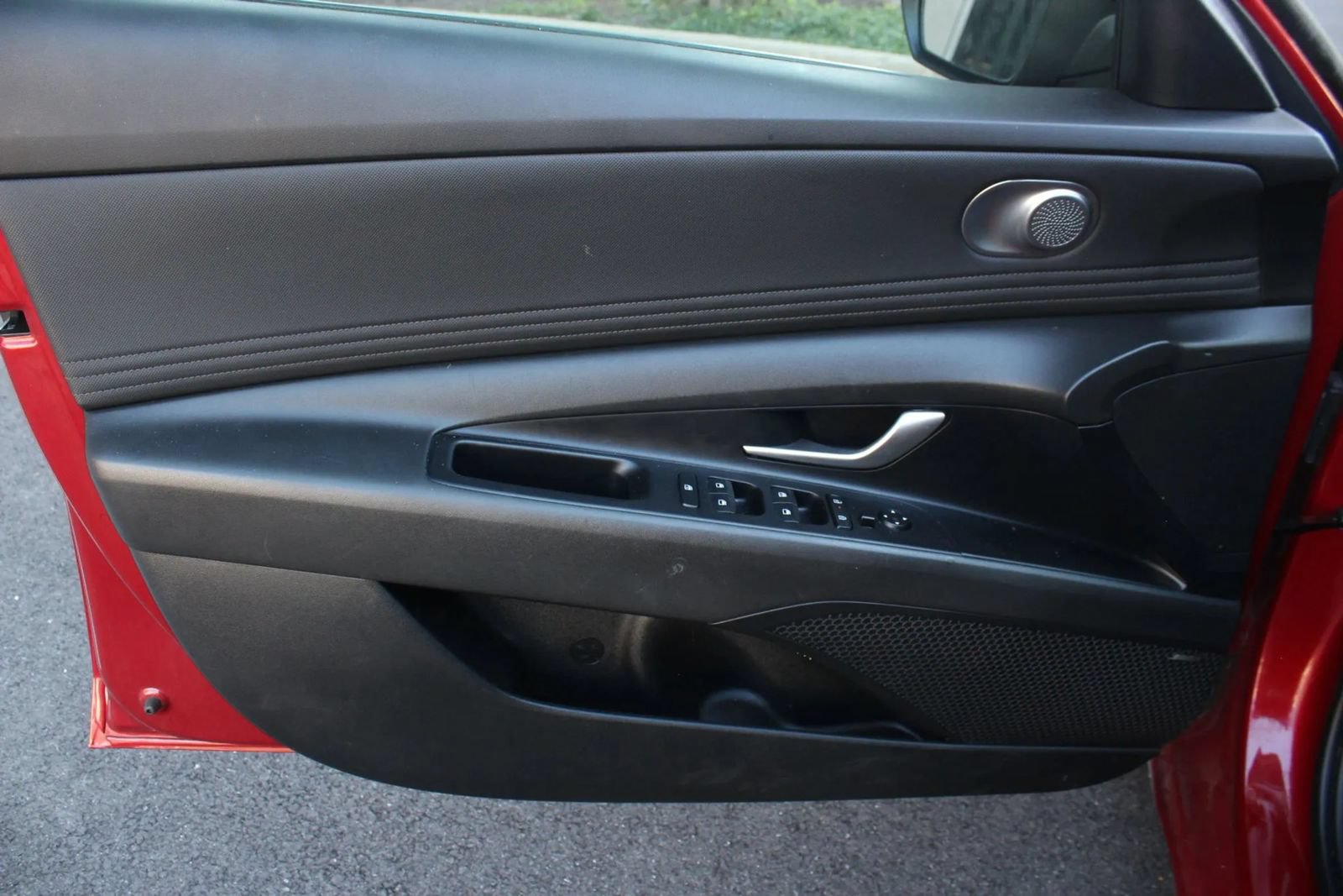 Used 2025 Hyundai Elantra SEL FWD image 14