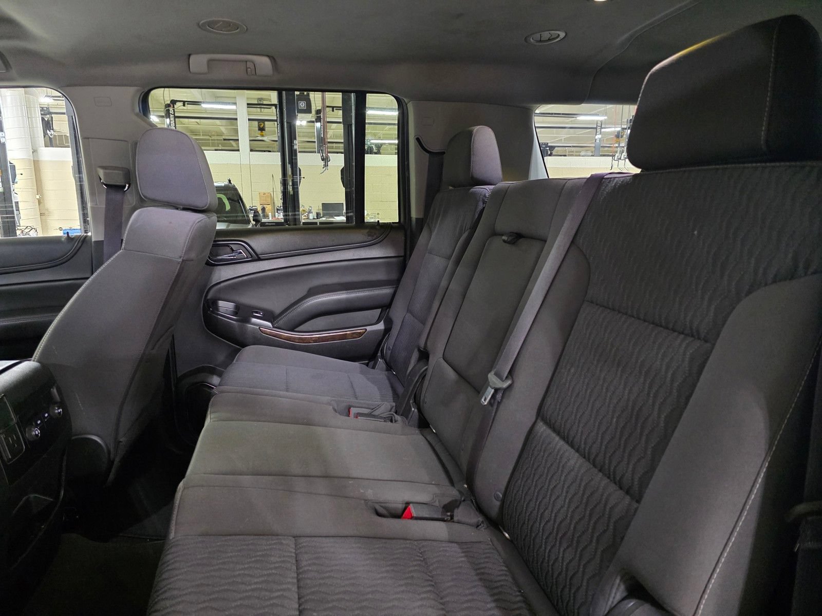 Used 2017 Chevrolet Suburban LS RWD image 9