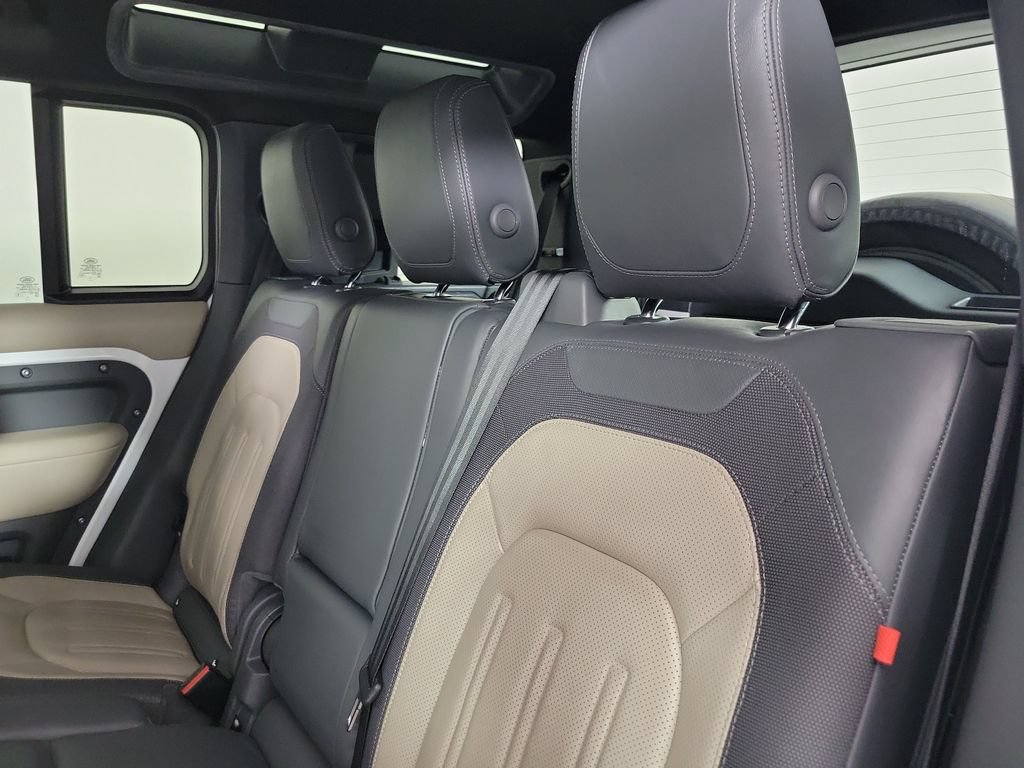 Used 2021 Land Rover Defender 110 X-Dynamic HSE AWD/4WD image 13
