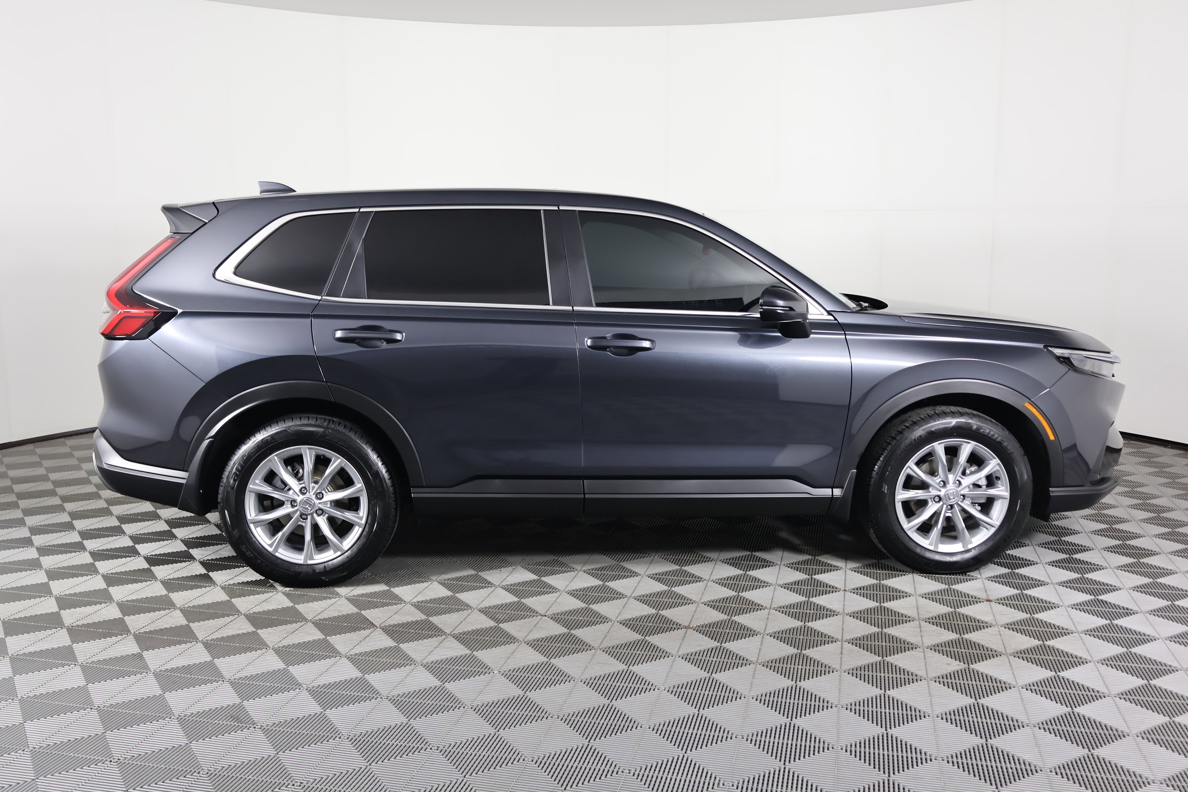 Used 2024 Honda CR-V EX-L image 5