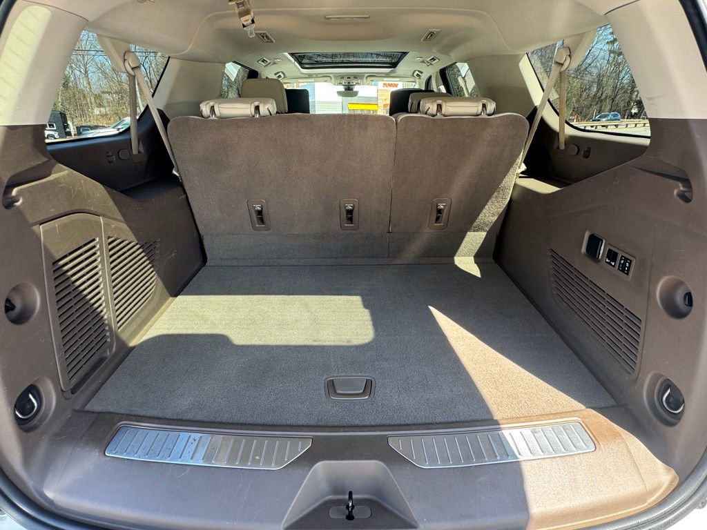 Used 2021 GMC Yukon XL Denali w/ Denali Ultimate Package RWD image 17