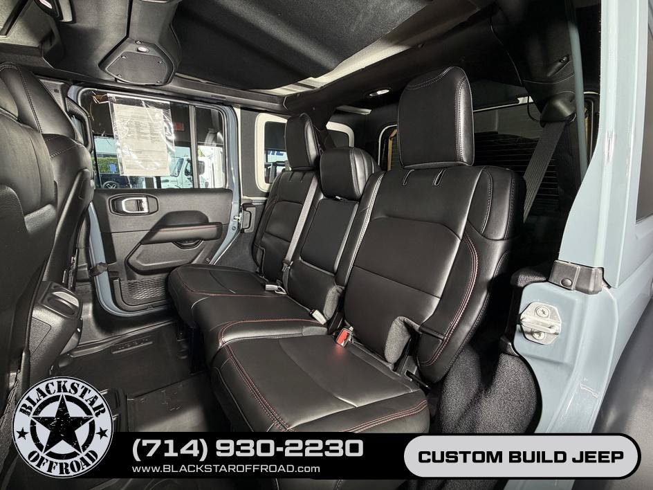 Used 2025 Jeep Wrangler Unlimited Rubicon w/ Safety Group AWD/4WD image 19