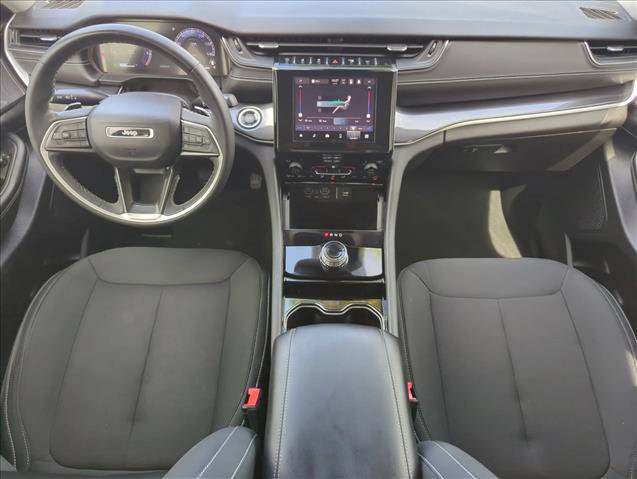 Used 2023 Jeep Grand Cherokee Laredo RWD image 20