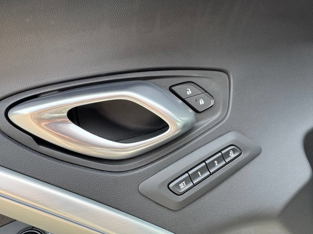 Used 2022 Chevrolet Camaro ZL1 RWD image 15