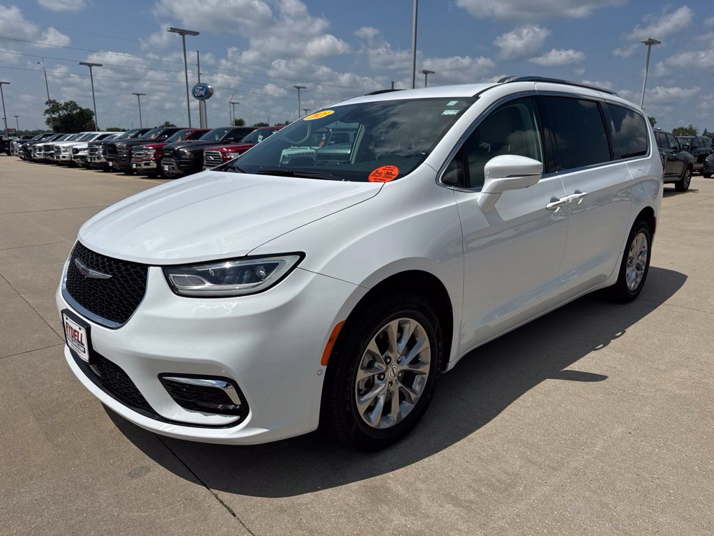 Used 2021 Chrysler Pacifica Touring-L w/ Premium & Safety Sphere Group AWD/4WD image 27