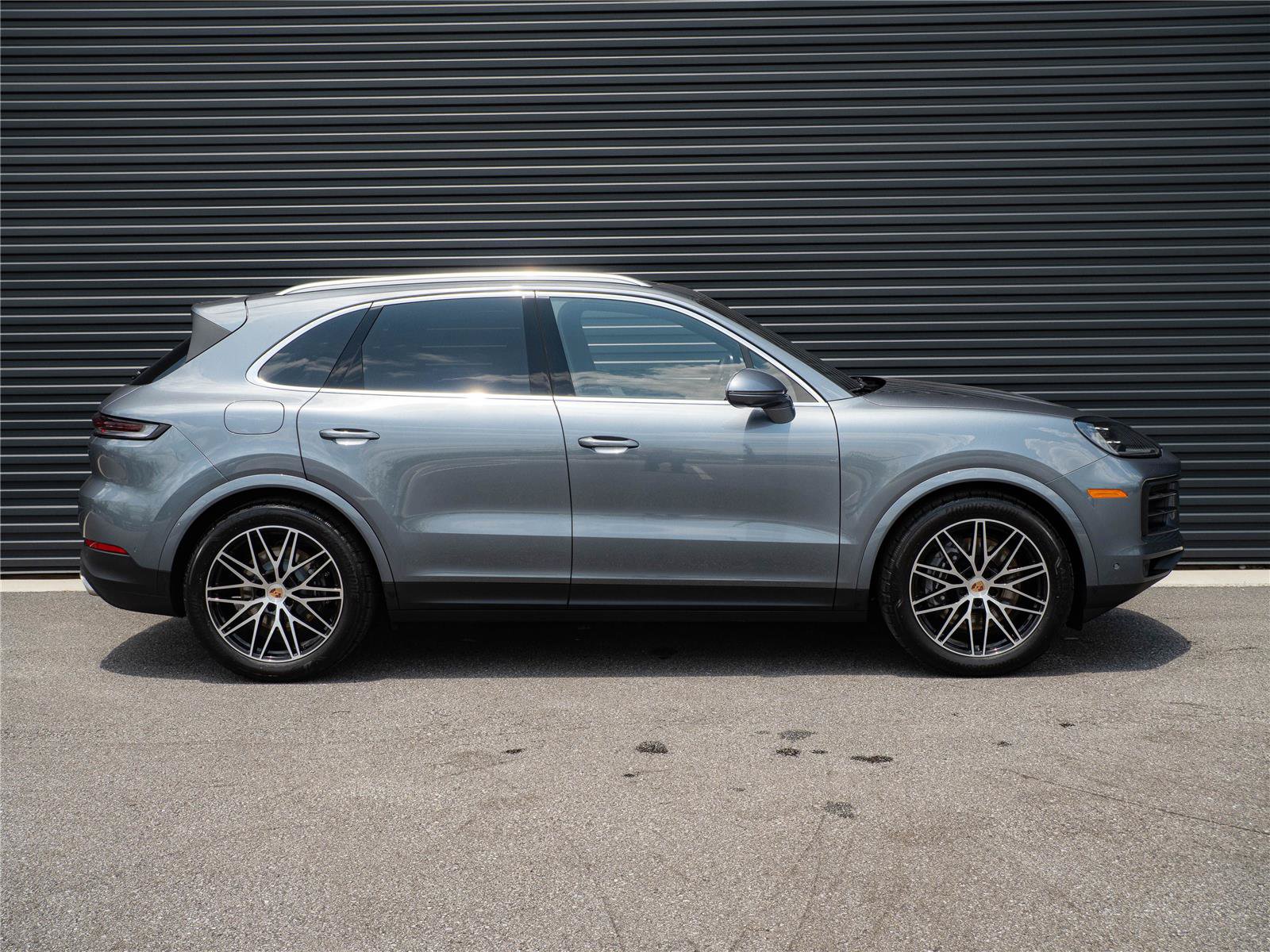Certified 2026 Porsche Cayenne AWD/4WD image 28