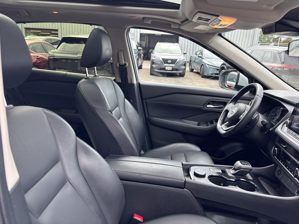 Certified 2024 Nissan Rogue SV w/ SV Premium Package AWD/4WD image 19