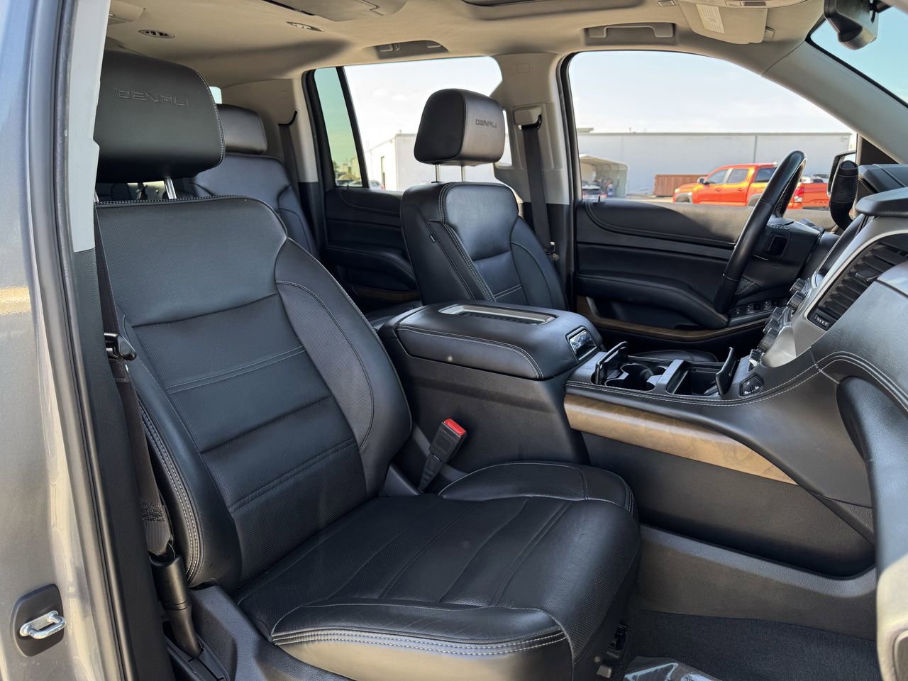 Used 2020 GMC Yukon XL Denali w/ Open Road Package RWD image 32