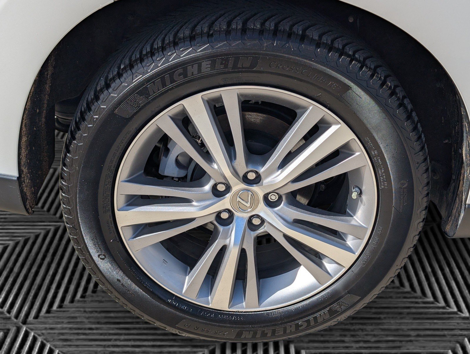 Used 2015 Lexus RX 450h FWD image 29