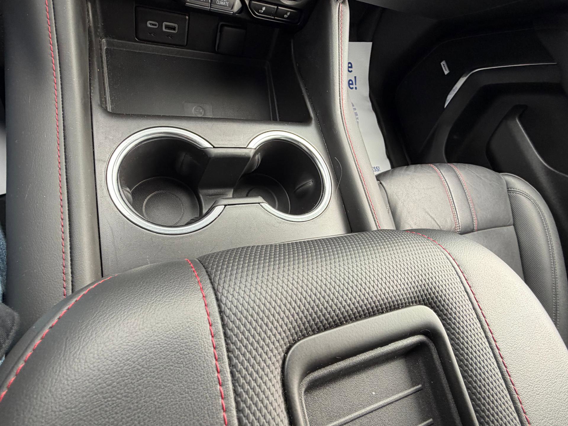 Used 2024 Chevrolet Suburban RST w/ Luxury Package image 38