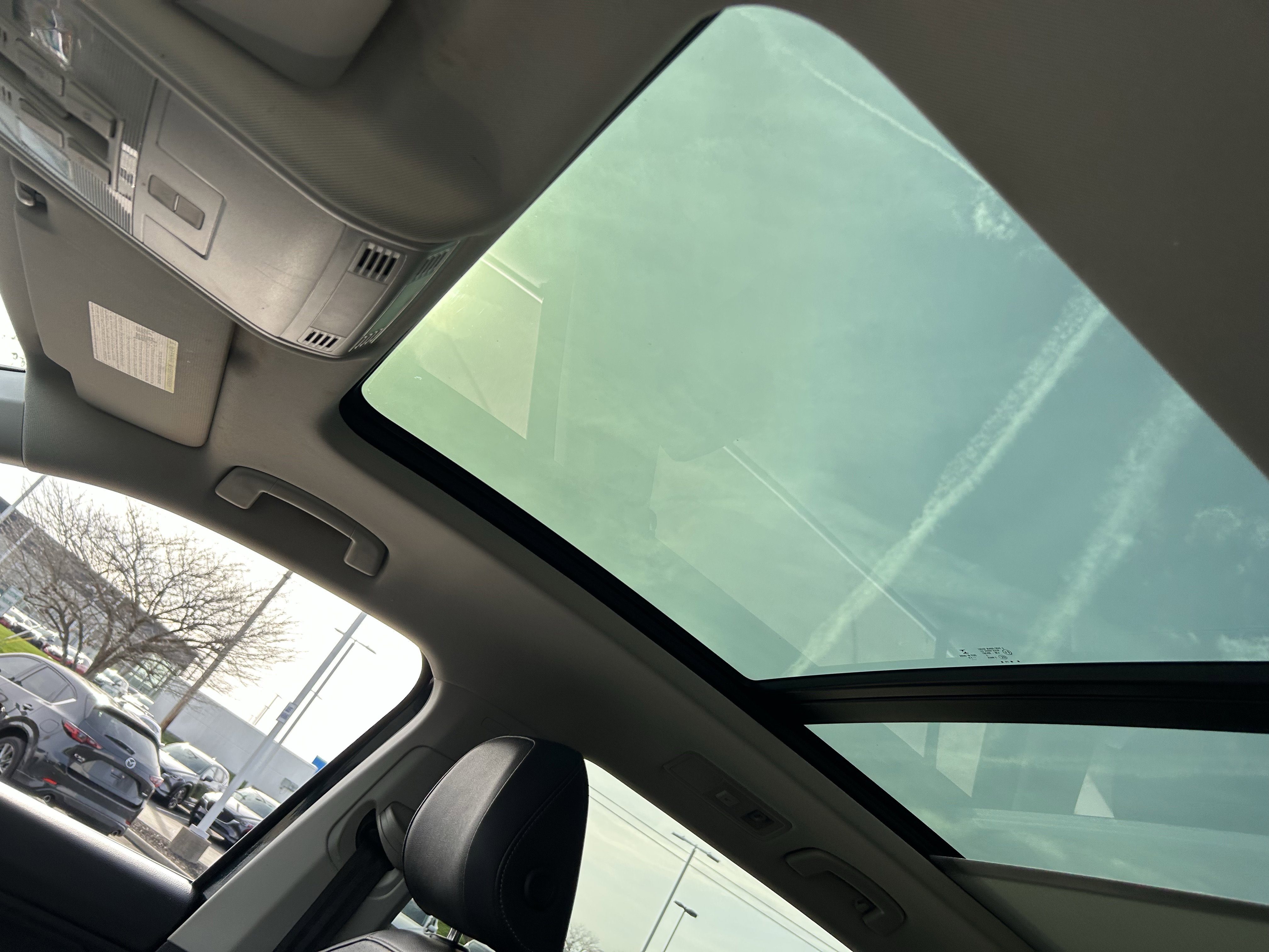 Used 2019 Volkswagen Tiguan SE w/ Panoramic Sunroof Package image 22