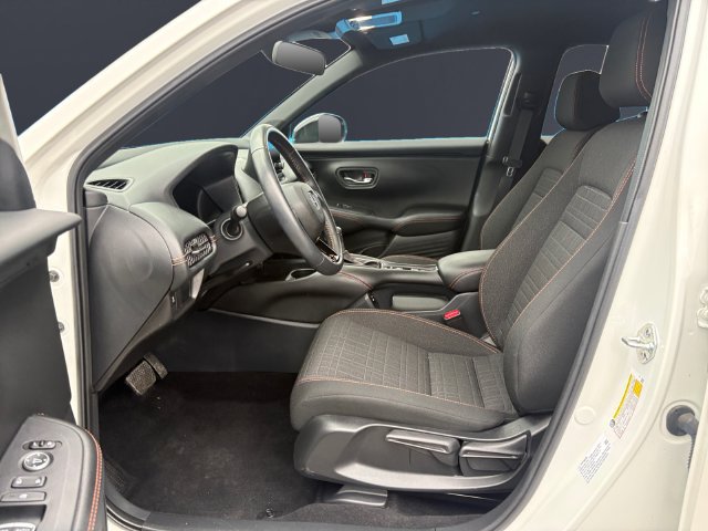 Certified 2025 Honda HR-V Sport image 9