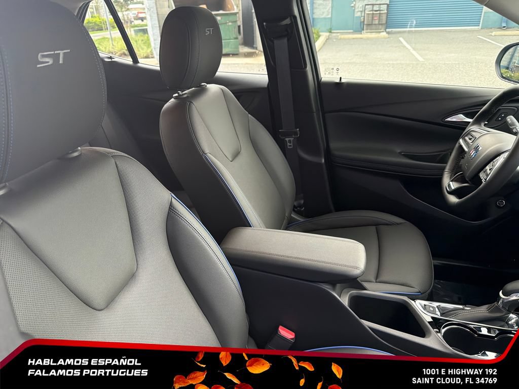 Used 2025 Buick Encore GX Sport Touring w/ Advanced Technology Package FWD image 33