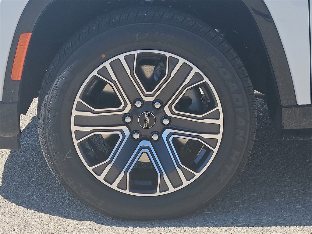 New 2025 Jeep Wagoneer Base image 9