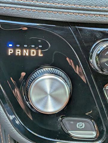 Used 2024 Chrysler Pacifica Pinnacle image 16