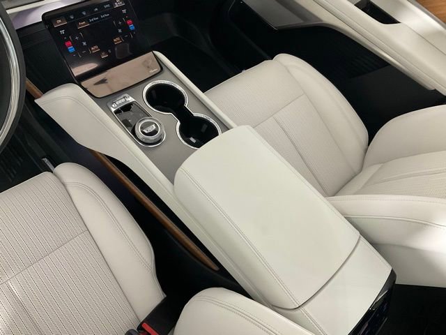 New 2026 Cadillac Vistiq Luxury w/ LPO, Floor Liner Package image 18