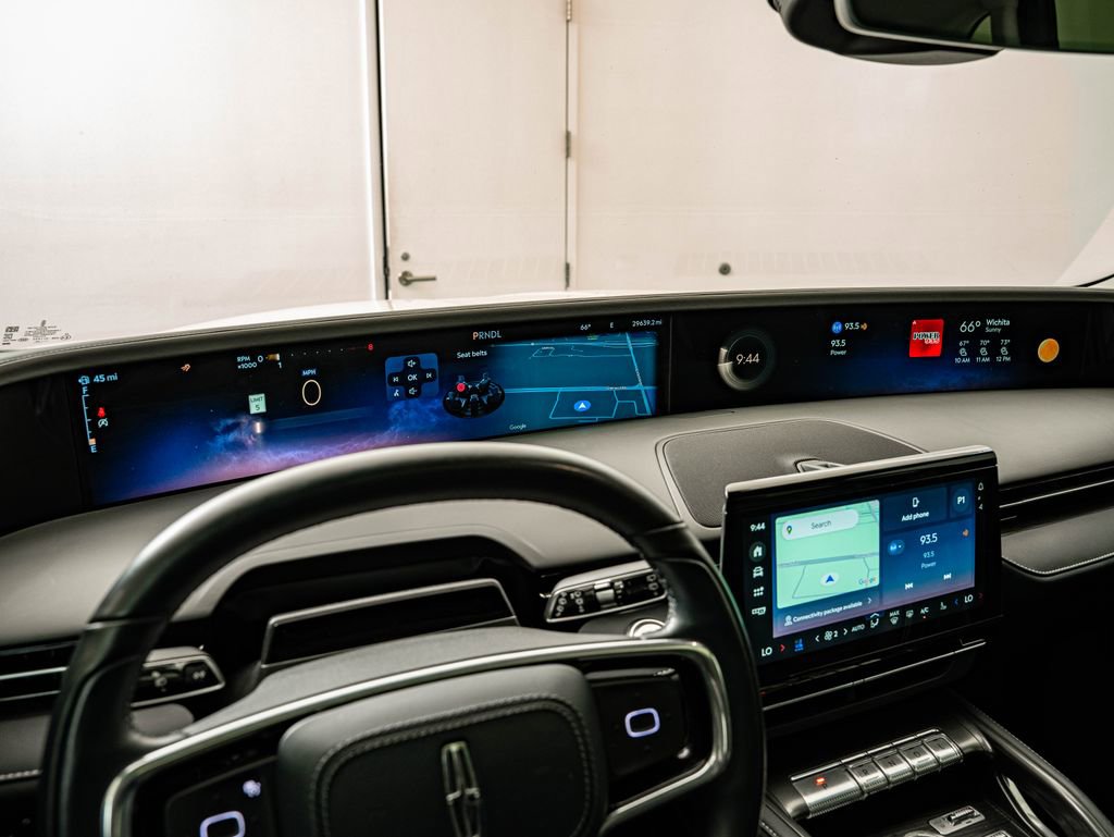 Used 2024 Lincoln Nautilus Reserve w/ Equipment Group 202A image 25