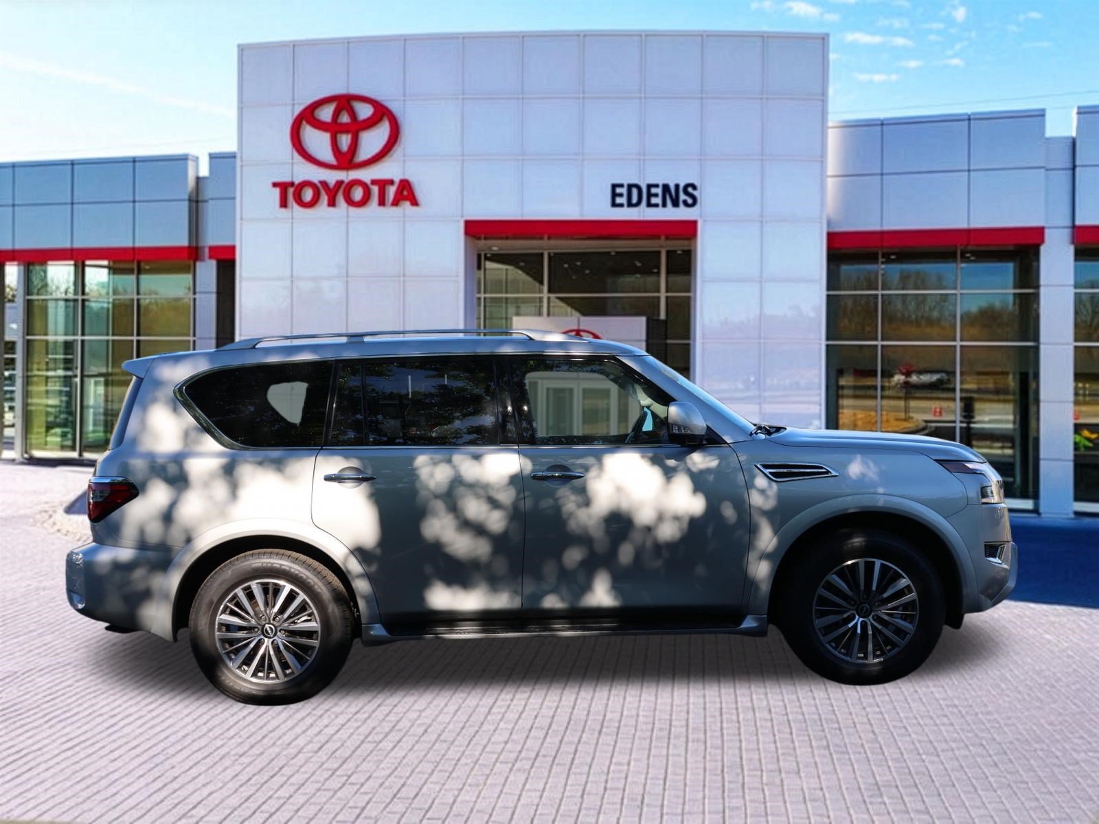 Used 2024 Nissan Armada SL AWD/4WD image 2