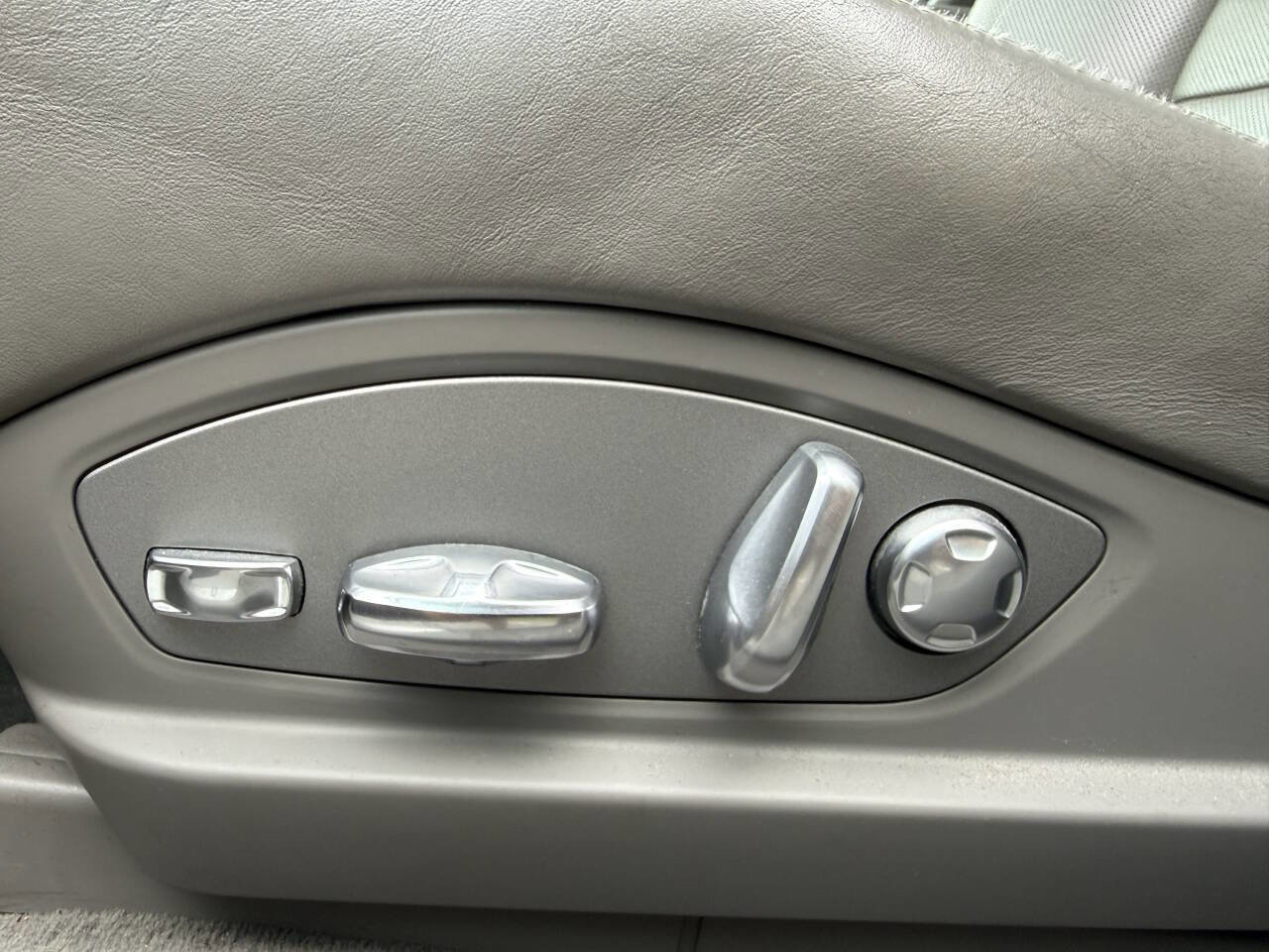 Used 2010 Porsche Panamera Turbo AWD/4WD image 2