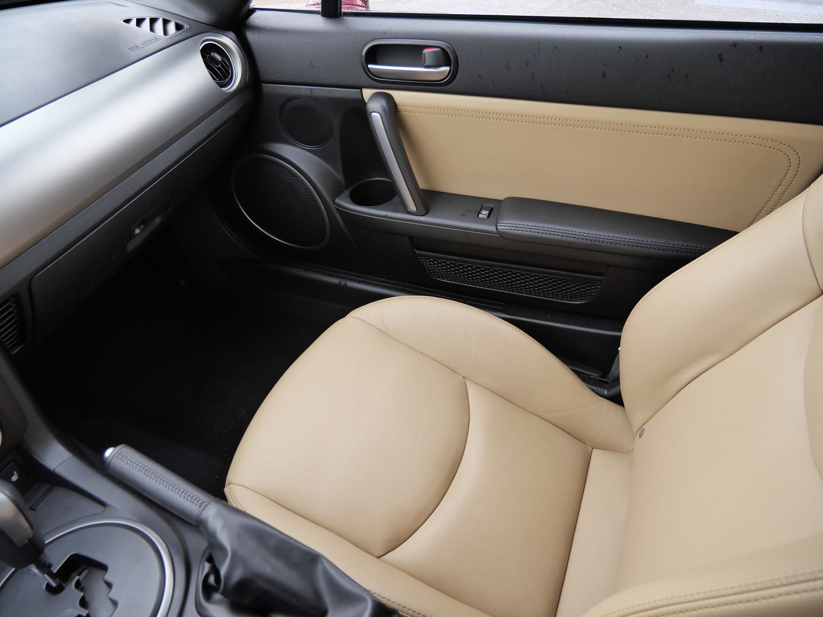 Used 2011 MAZDA MX-5 Miata Grand Touring w/ Premium Pkg image 11