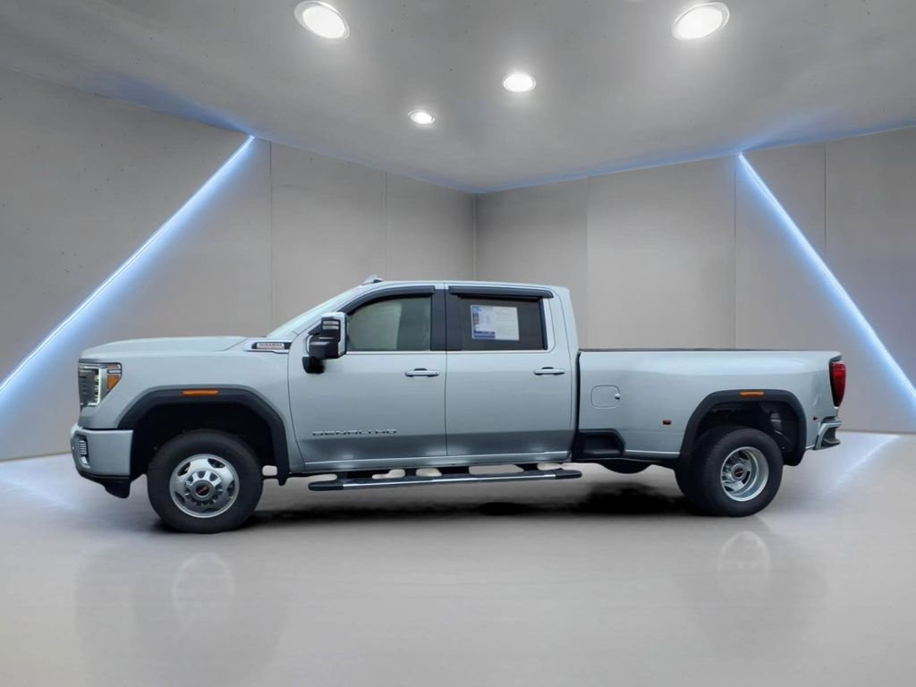 Used 2022 GMC Sierra 3500 Denali w/ Technology Package image 4