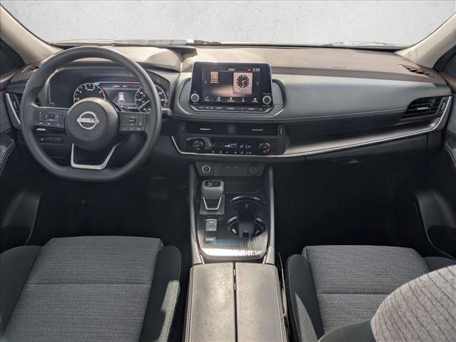 Used 2023 Nissan Rogue SV image 16