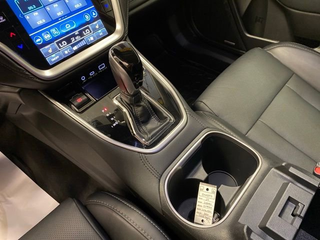 Used 2025 Subaru Outback Limited AWD/4WD image 14