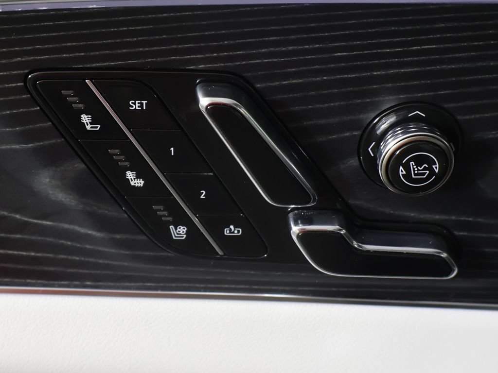 Used 2024 Cadillac Lyriq Sport RWD image 41