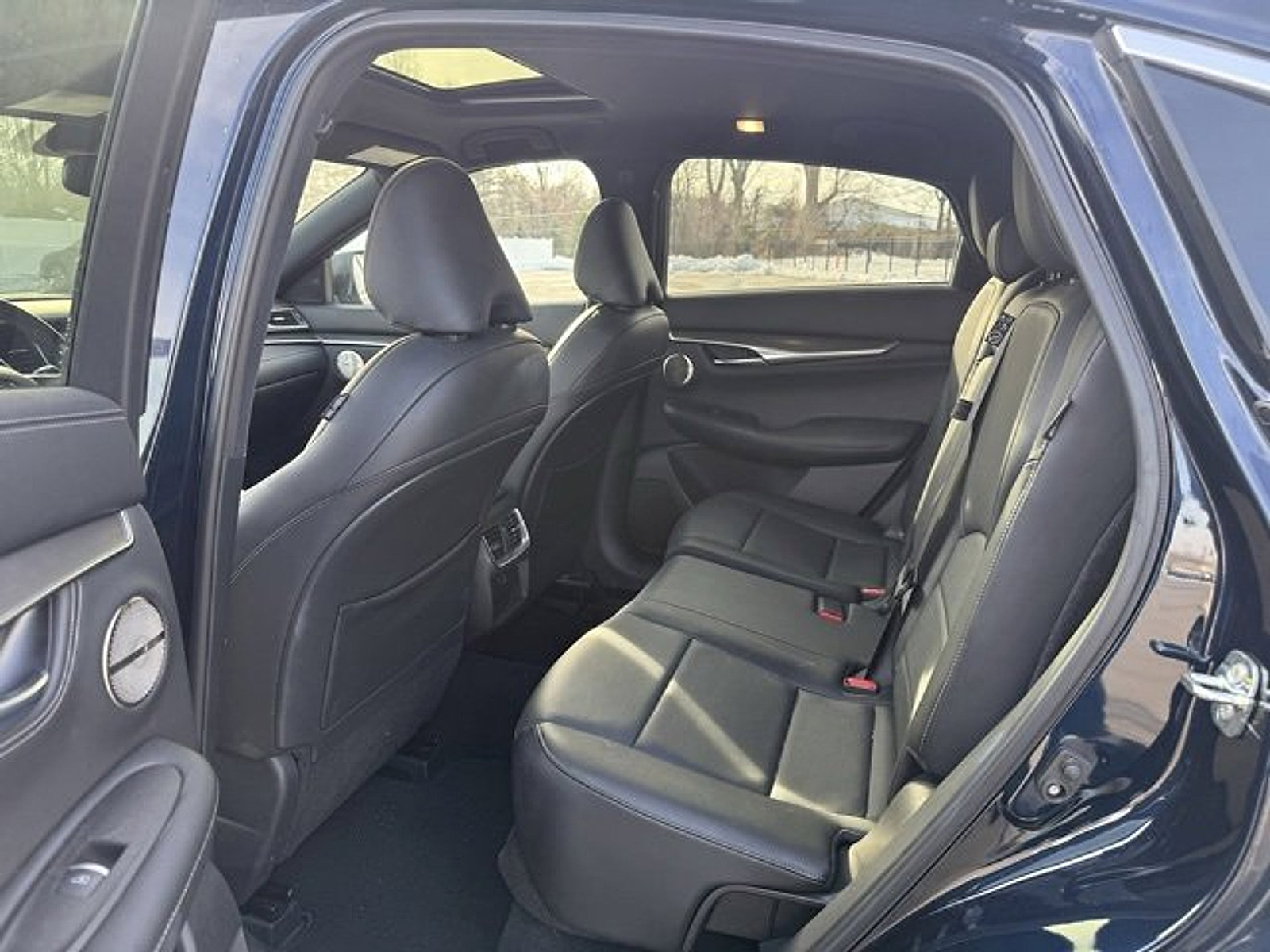 Certified 2023 INFINITI QX55 Essential image 10