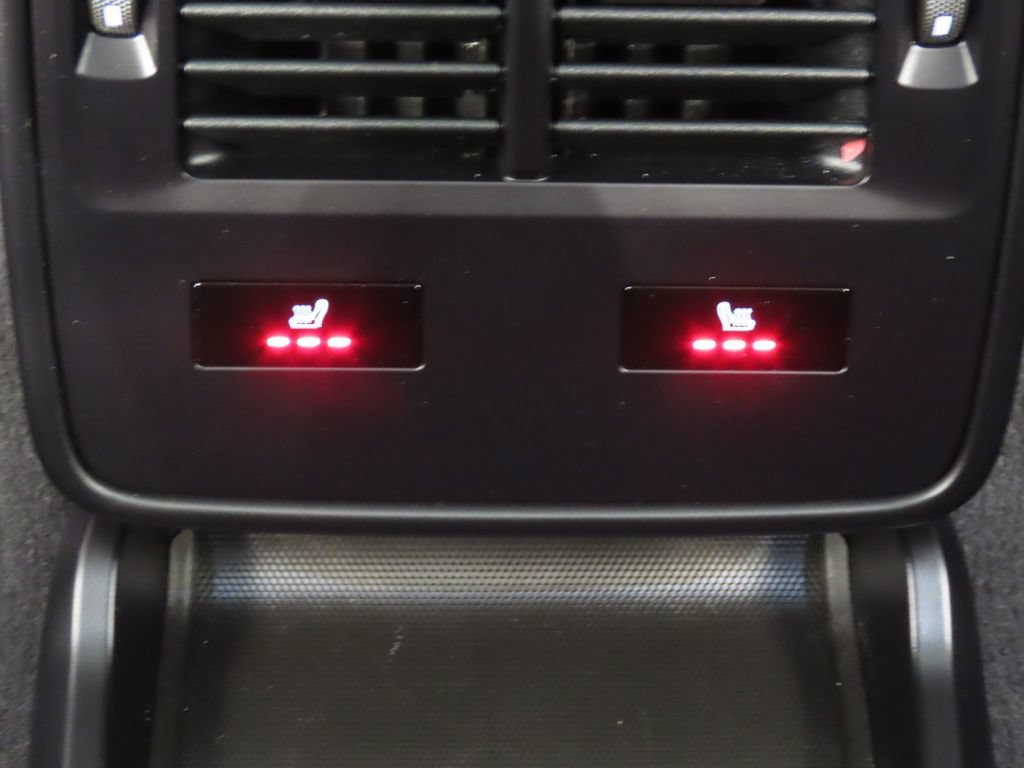 Certified 2021 Porsche Taycan Turbo AWD/4WD image 32