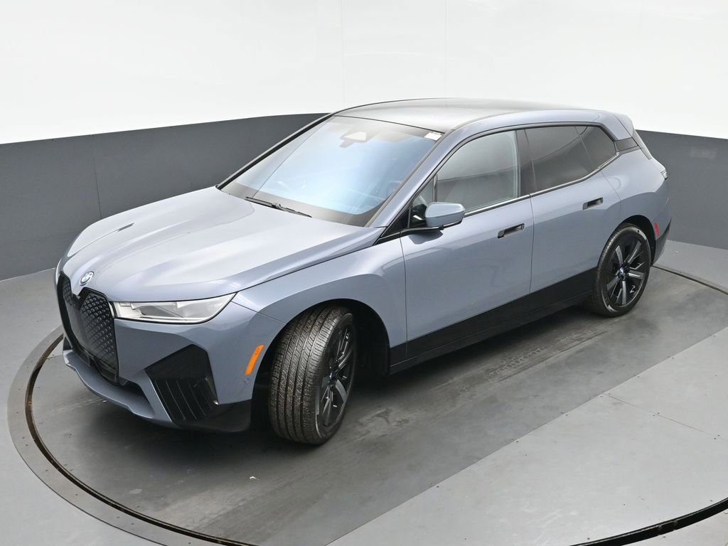 Used 2023 BMW iX xDrive50 w/ Sport Package image 33