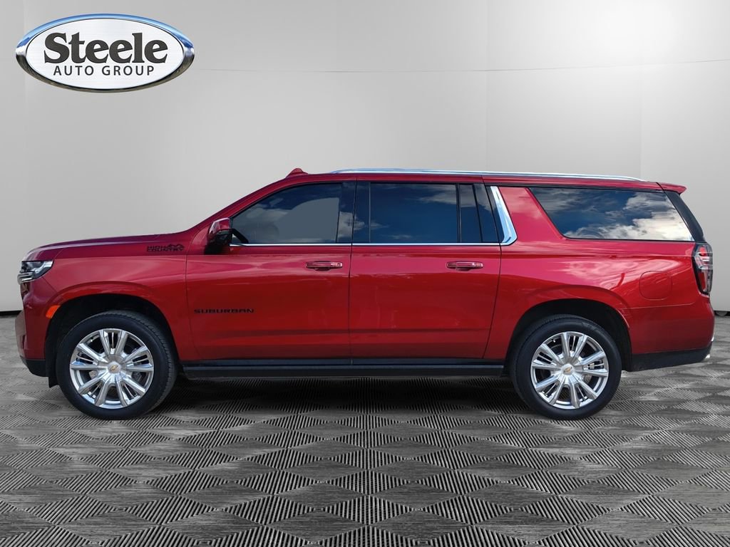 Used 2023 Chevrolet Suburban High Country image 2