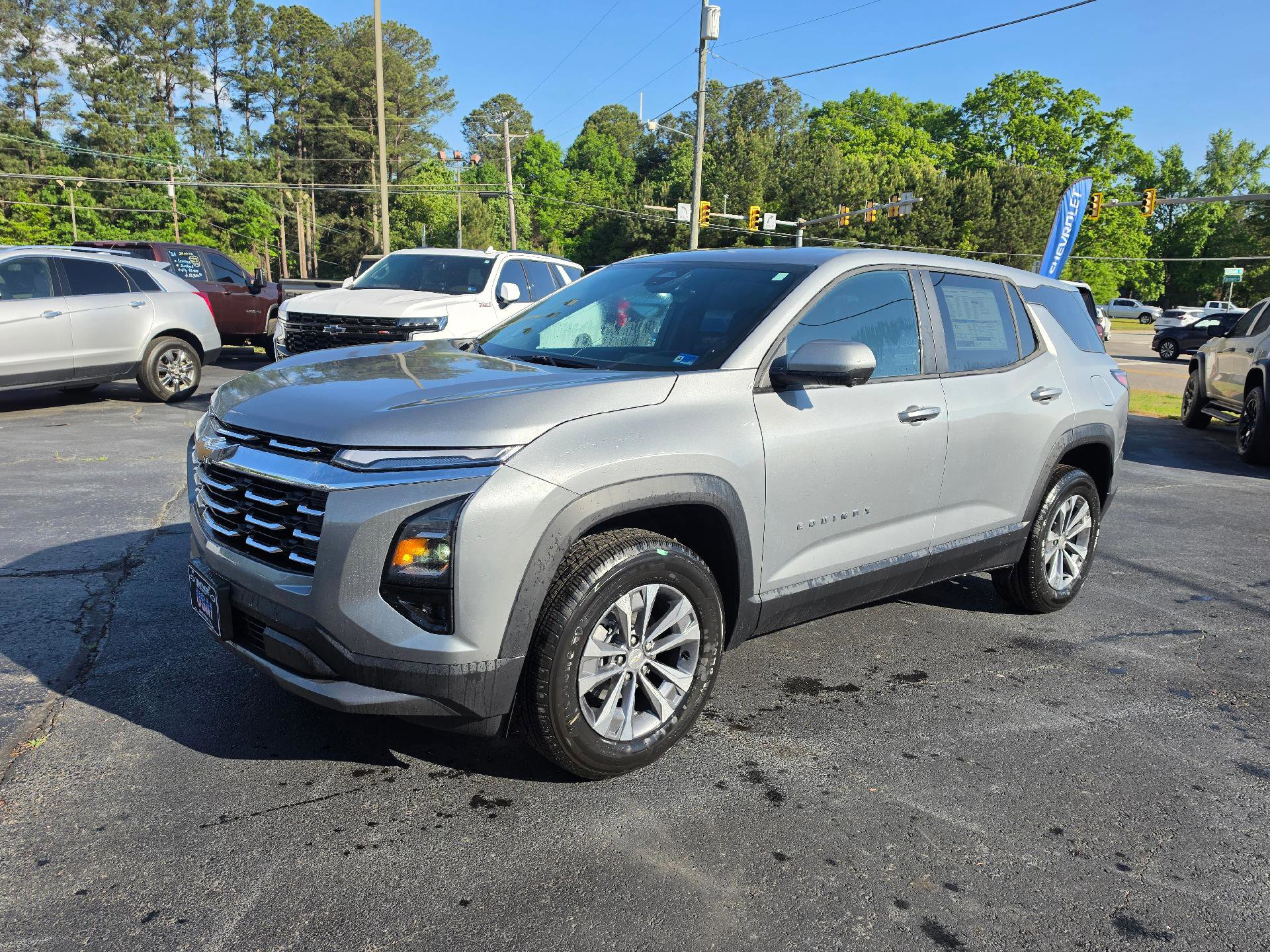 New 2026 Chevrolet Equinox LT w/ Convenience Package II FWD image 1