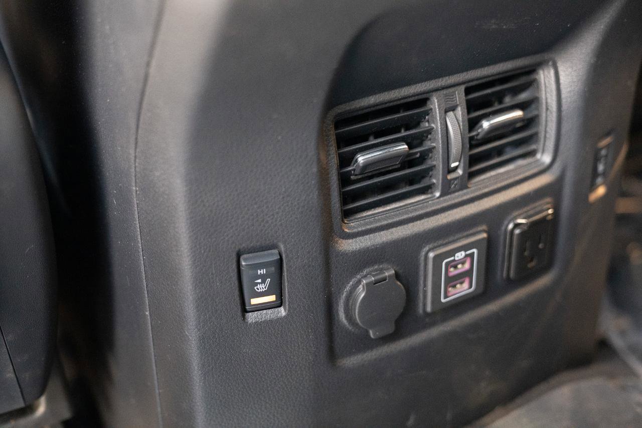 Used 2020 Nissan Titan Platinum Reserve w/ Moonroof Package image 28