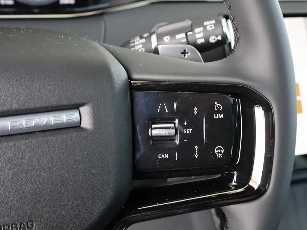 Certified 2026 Land Rover Range Rover Evoque Dynamic SE AWD/4WD image 24
