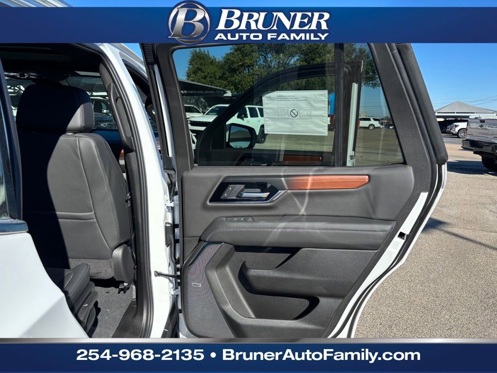 New 2026 GMC Yukon Denali w/ Sun & Power Step Package image 18