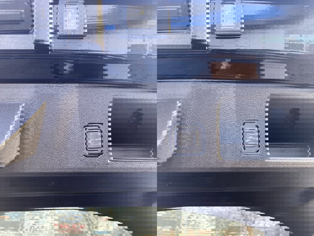 New 2026 Chevrolet Equinox EV LT image 26