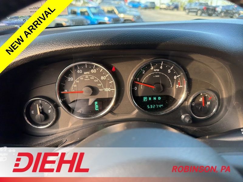 Used 2016 Jeep Wrangler Unlimited Sahara w/ Connectivity Group AWD/4WD image 12