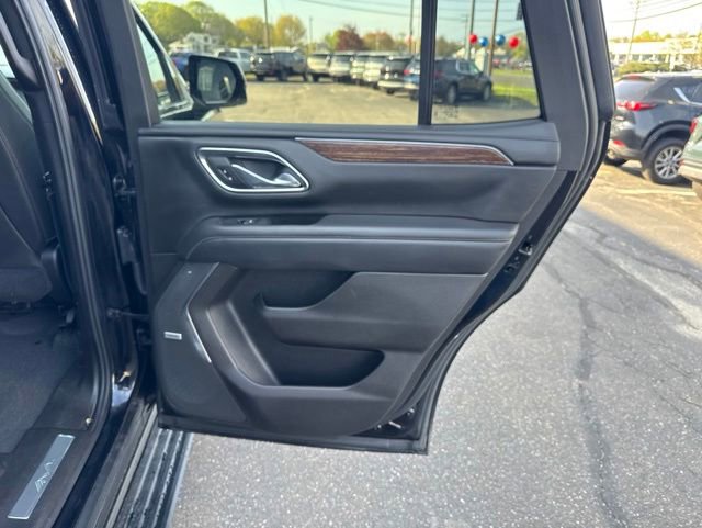 Used 2021 Chevrolet Tahoe High Country w/ Premium Package AWD/4WD image 16