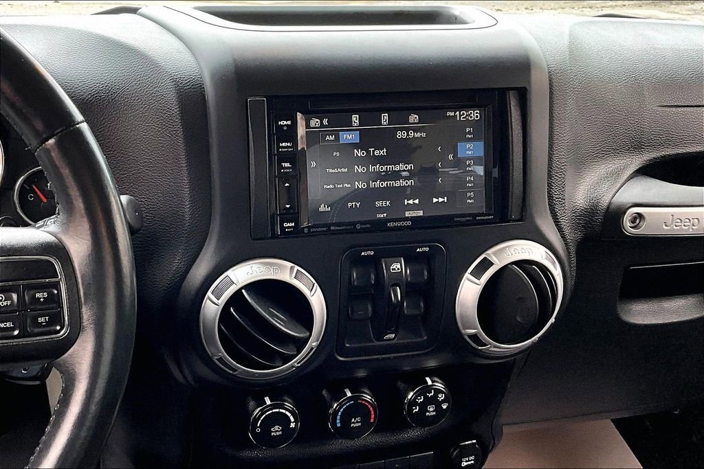 Used 2015 Jeep Wrangler Unlimited Sahara AWD/4WD image 6