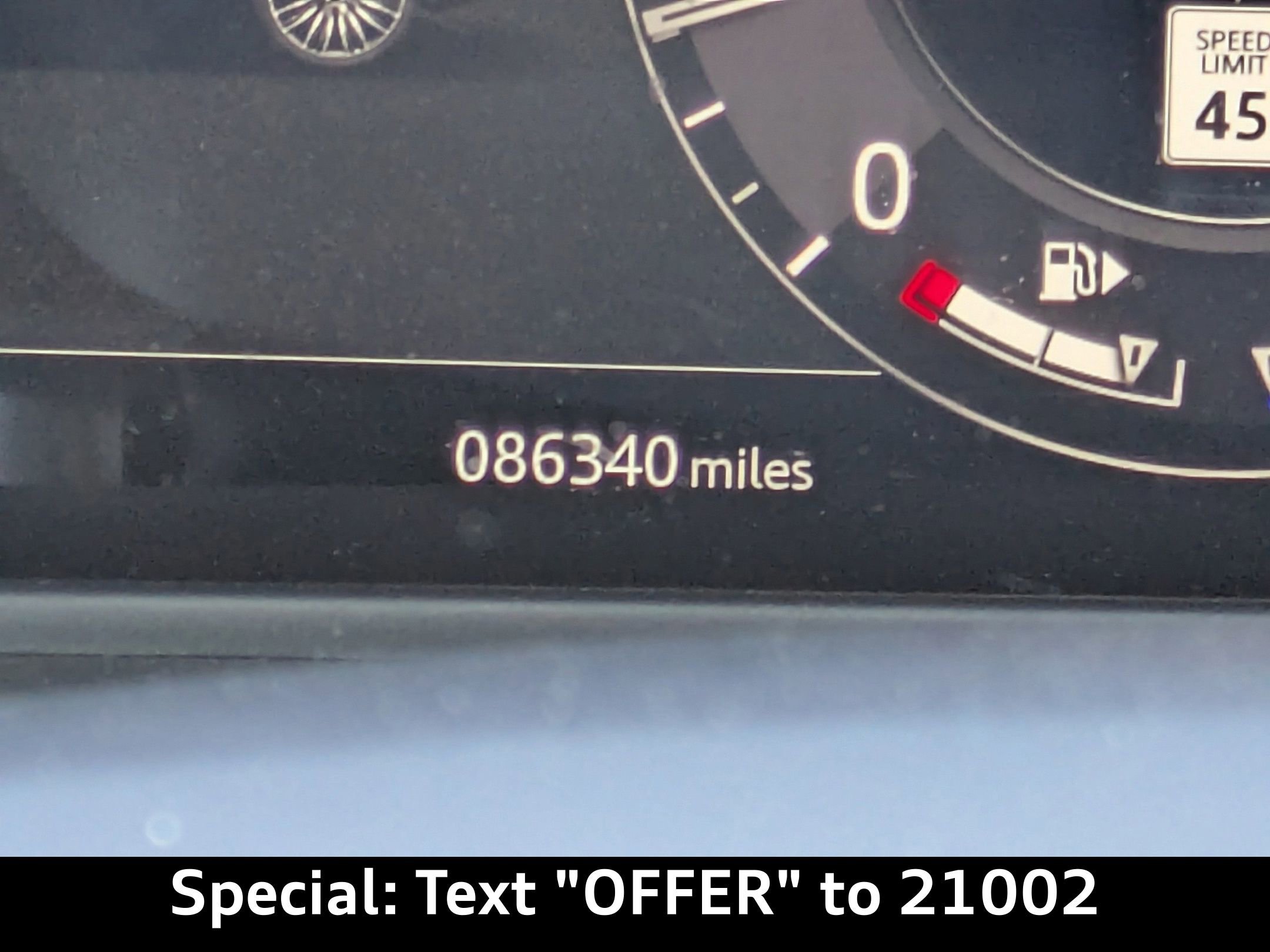 Used 2019 Land Rover Range Rover Velar R-Dynamic SE image 35