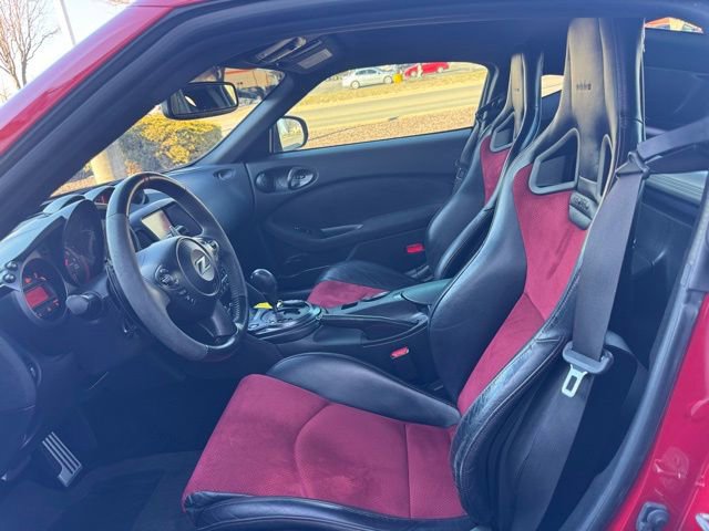 Used 2015 Nissan 370Z NISMO image 2