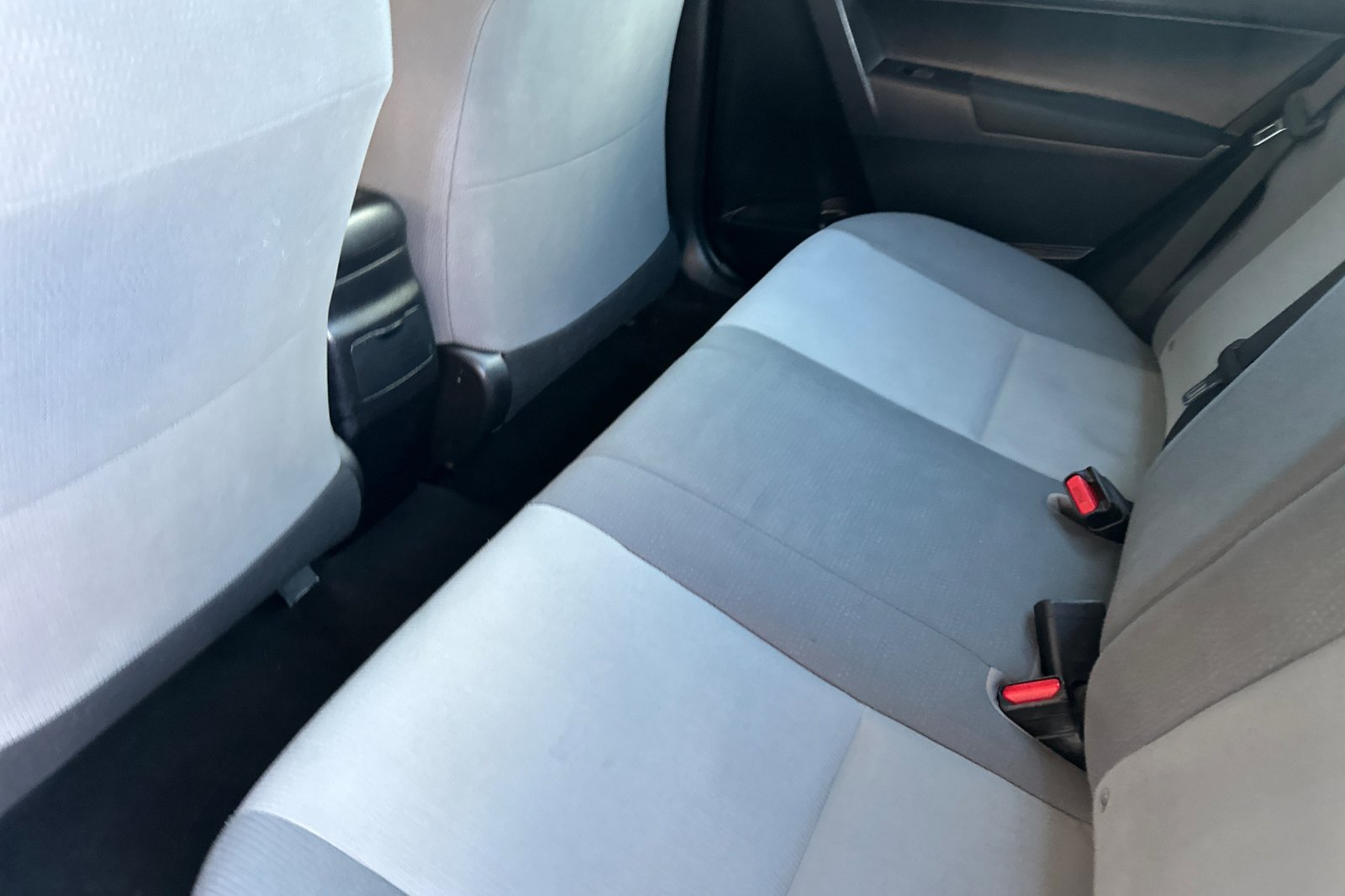 Used 2015 Toyota Corolla L image 12