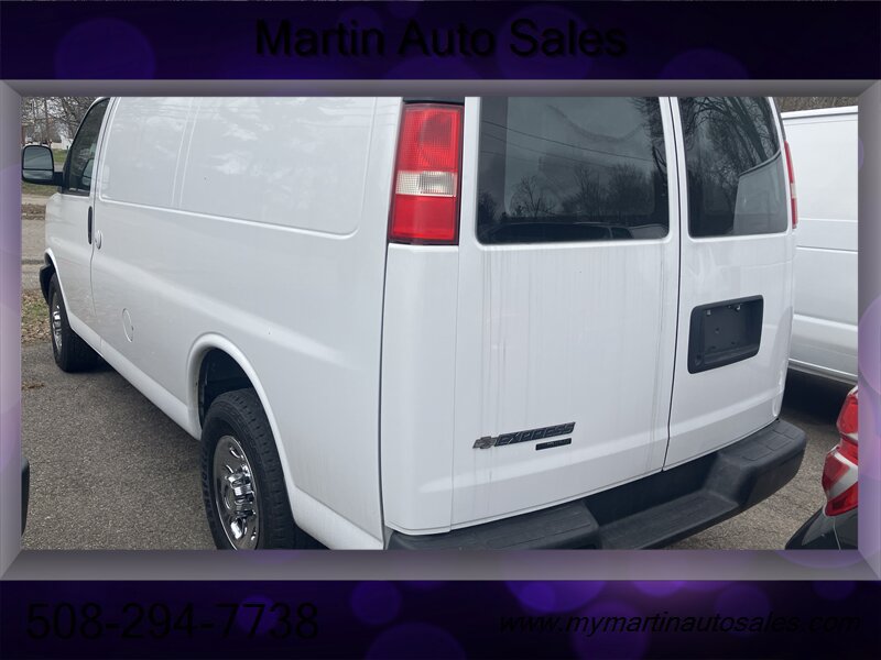 Used 2012 Chevrolet Express 2500 RWD image 2