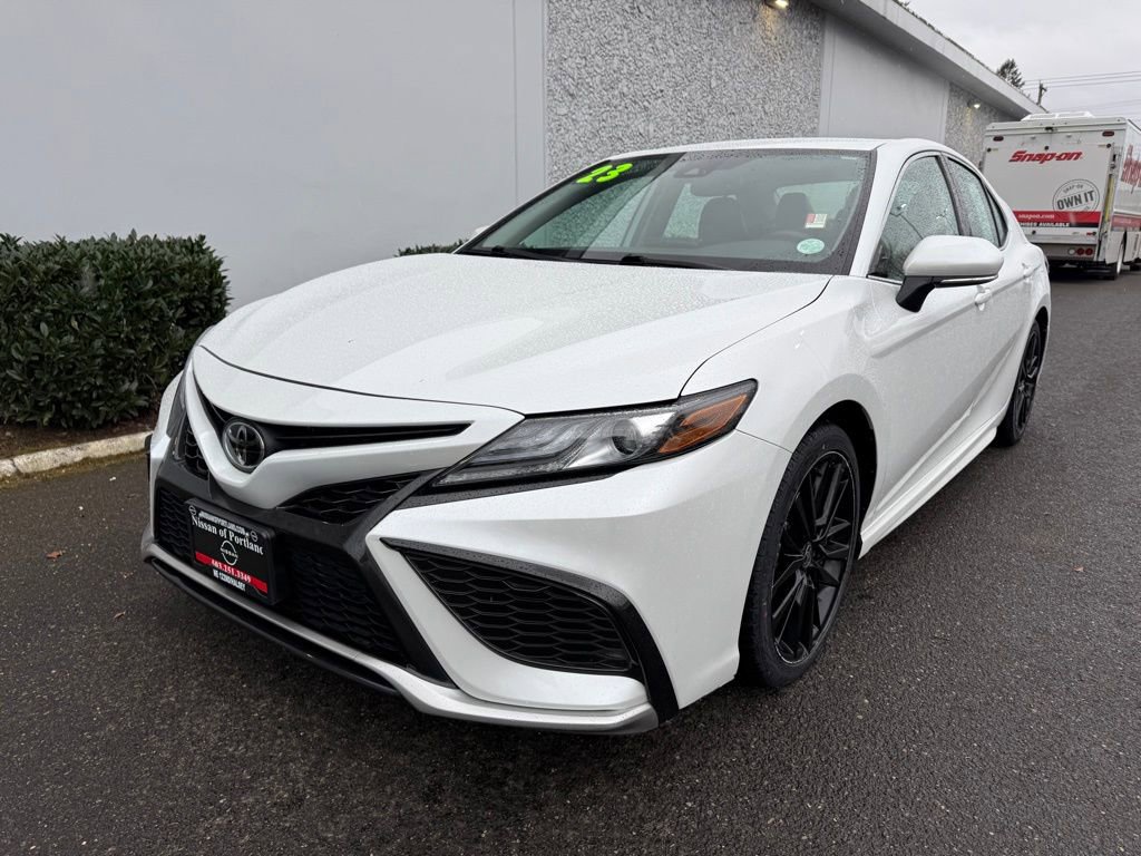 Used 2023 Toyota Camry XSE FWD image 3