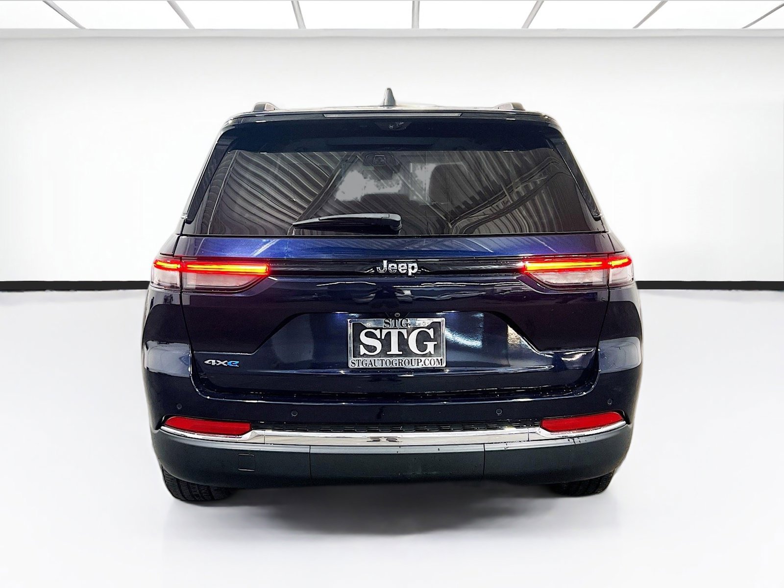 Used 2023 Jeep Grand Cherokee 4WD 4xe w/ Luxury Tech Group II image 5