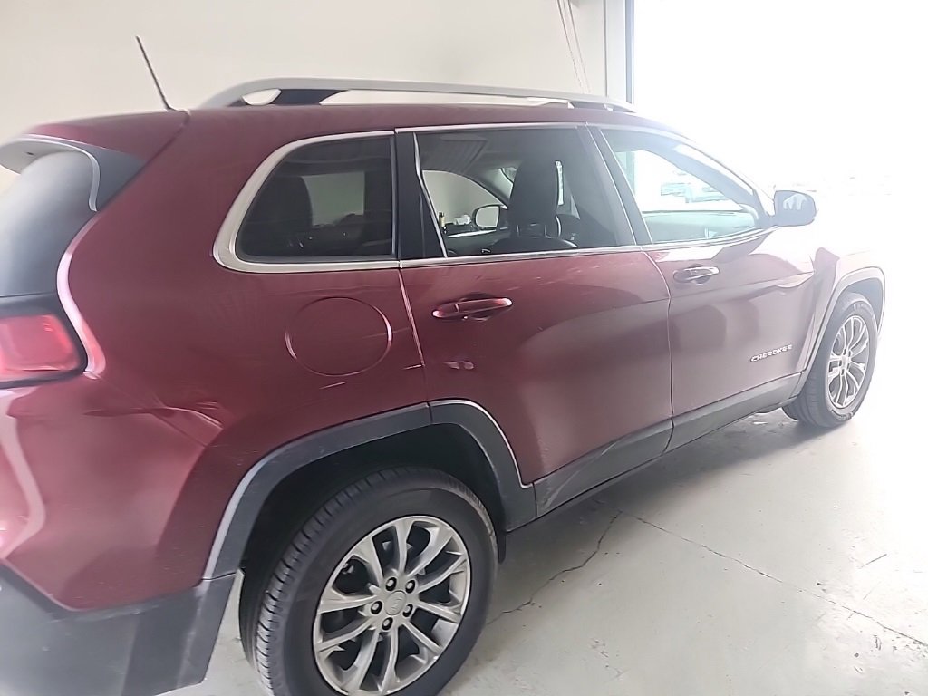Used 2019 Jeep Cherokee Latitude Plus w/ Cold Weather Group image 3