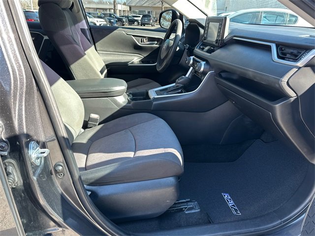 Used 2021 Toyota RAV4 XLE image 13