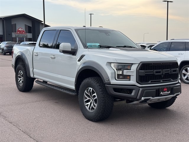 Used 2017 Ford F150 Raptor w/ Equipment Group 802A Luxury AWD/4WD image 3