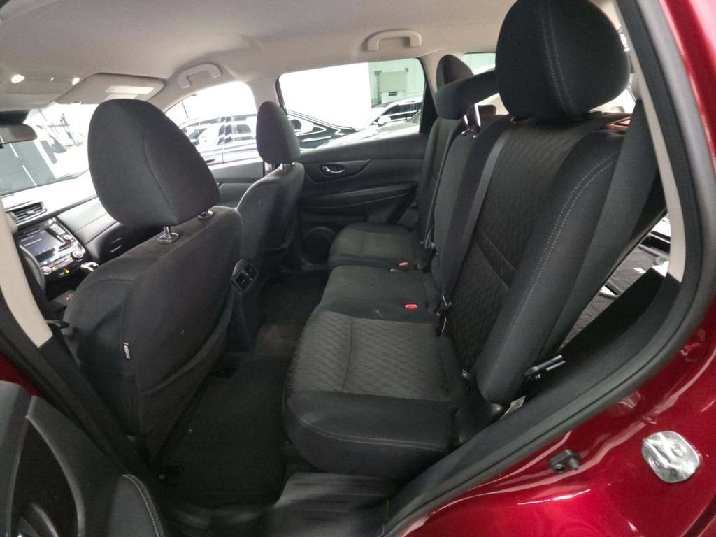 Used 2020 Nissan Rogue SV AWD/4WD image 5